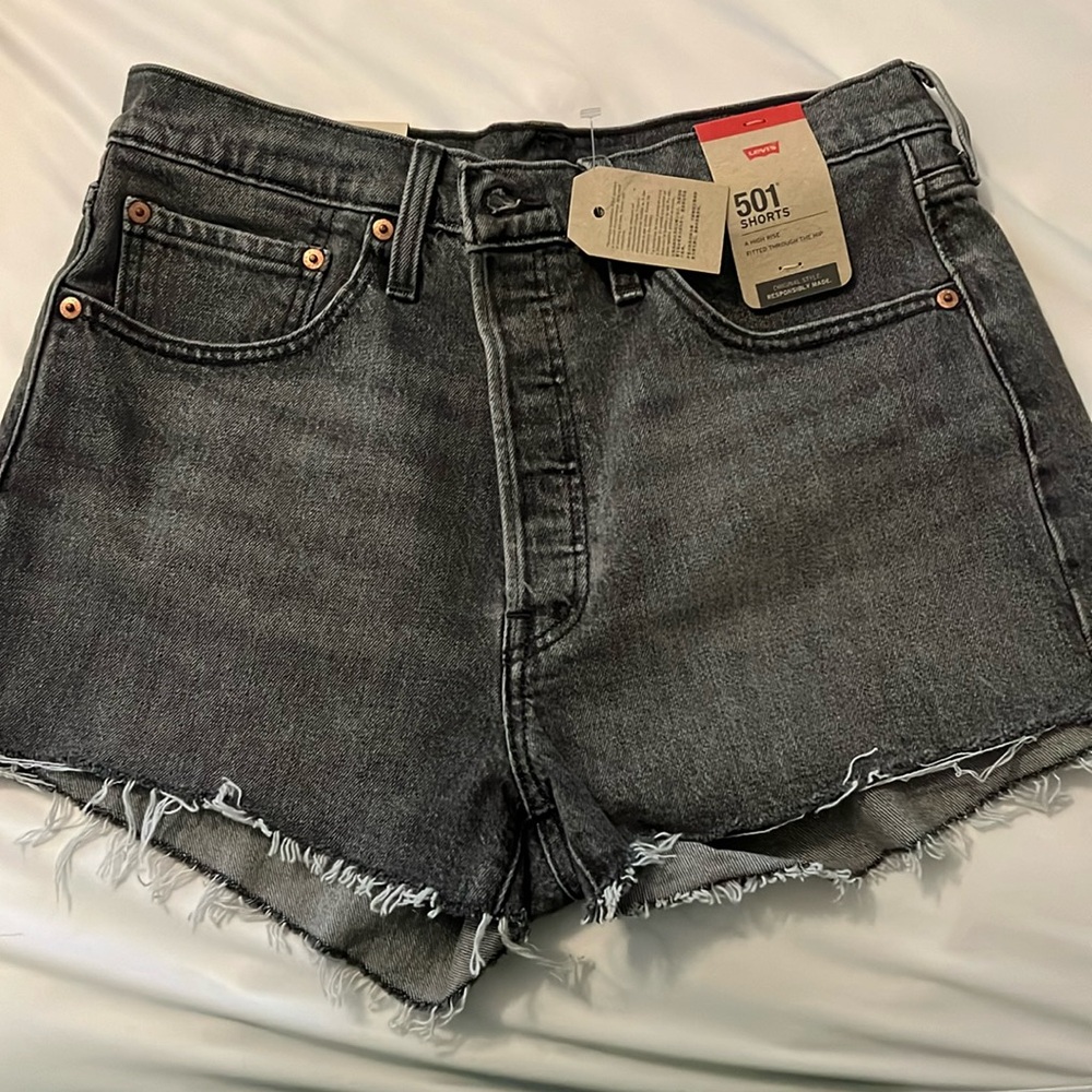 Levi 501 shorts. Size 30/10. NWT